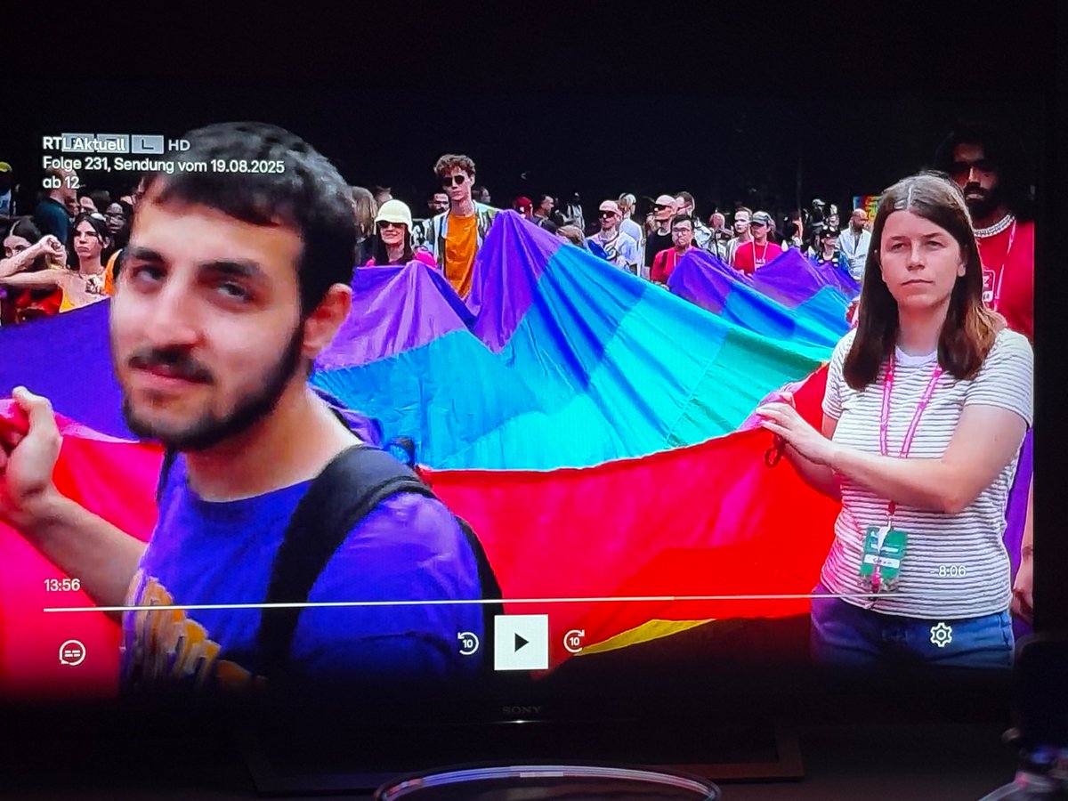 JUNGE ICH BESUCH MEINE MOM UND AUF RTL KOMMT EINFACH SK F*CKING HAMSTER DAS LEBEN IST EIN FIEBERTRAUM