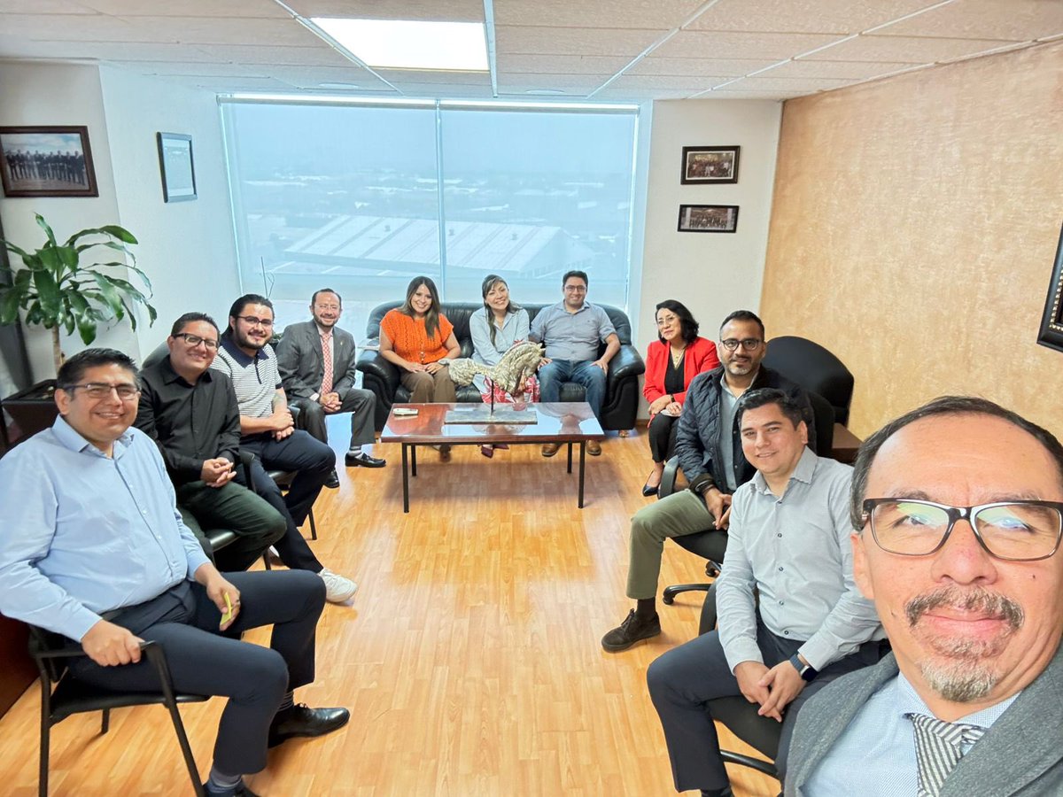 tteramos's tweet photo. Dios siempre ha puesto a la gente correcta a mi lado. Sin ustedes, mis amigos, mi trayecto no hubiera valido la pena. Mi reconocimiento por su compromiso, lealtad y amistad incondicionales. Siempre estaré en deuda con ustedes https://t.co/zpiZvlV4bv
