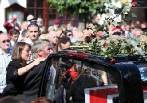 150G512XD's tweet photo. Paul’s repatriation and funeral 😢💔

Thank you for your service Paul ❤️

Lest we forget 🇬🇧 https://t.co/Rp5efjS54R