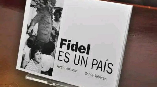📚 Fidel es un País   Presentación por @VerdeOlivoCU 📍 Teatro San Ambrosio – PHMMC 🗓️ Miércoles 20 de agosto | 🕘 9:00 a.m. 🇨🇺 En homenaje al 99 cumpleaños de Fidel Castro Ruz #CienAñosConFidel #FidelEsUnPaís