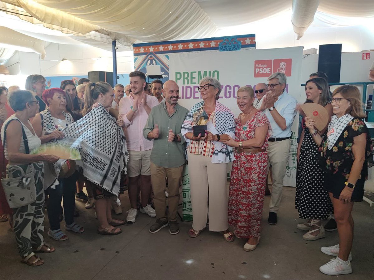 🏅El <a href="/PSOEmalaga/">PSOE de Málaga</a> ha realizado hoy los XVI Premios Liderazgo Social, reconociendo la gran labor de <a href="/adaecestatal/">ADAEC Endometriosis</a> y del Movimiento Vecinal del <a href="/ParqueDelOeste_/">Parque del Oeste Málaga</a> , este último premio entregado por nuestro Secretario General, <a href="/FJavier_Salas/">Javier Salas</a>.

💚Gracias por vuestro magnífico trabajo.