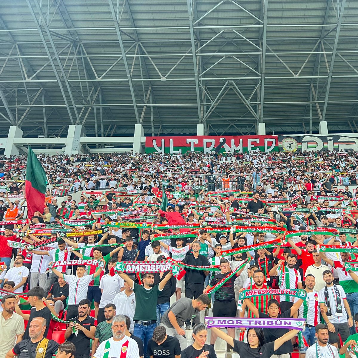 ultramed21's tweet photo. HER DEFASINDA AYNI TİYATRO!!!
Yiğit Arslan’la Amedspor’un önünü kesmeye çalışan TFF, unutma: Biz korkmayız, biz susmayız! Bu taraftarın hesabı ağır olur!

 #AmedinHakkıTFFyiYakar https://t.co/xaFEp3zV2h