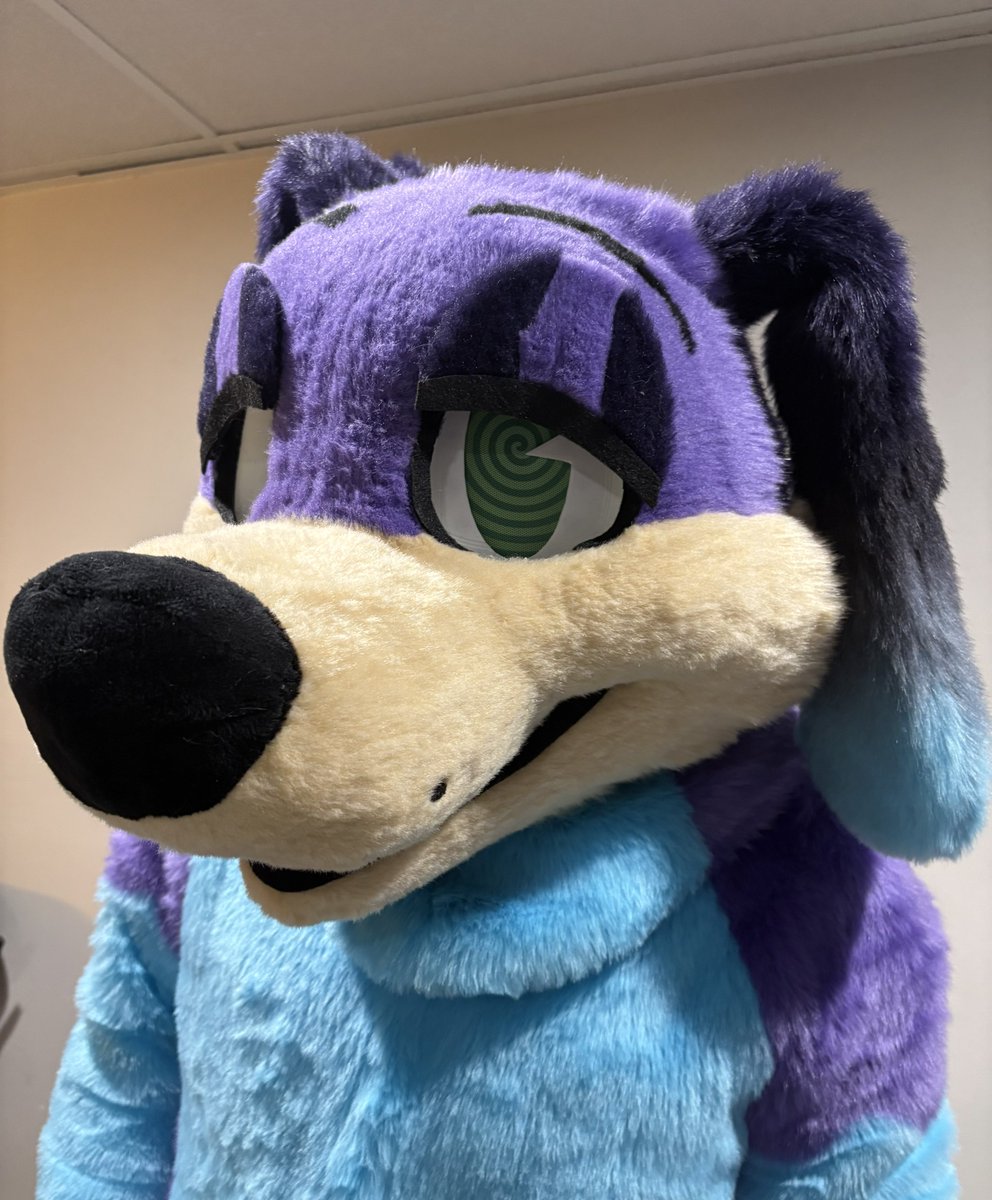 did i hear you like toons? here’s a toon for you, introducing vancu the toon dog!
he was so much fun to put together, perhaps you’ve seen him at a recent toon fest… 👀