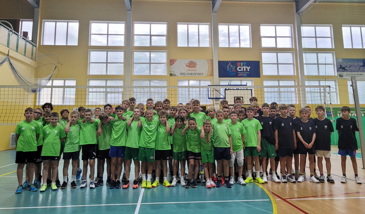Nasze grupy młodzieżowe <a href="/EnergaSA/">Grupa Energa</a> AZS UWM Olsztyn także rozpoczęły przygotowania do nowego sezonu 💪 Ponad 100 młodych siatkarzy, 5 roczników i codzienna dawka sportowych wrażeń w Węgorzewie 🏐

A to nie wszyscy, bowiem najstarsi wyruszyli nad polskie morze -  w sumie w obozach