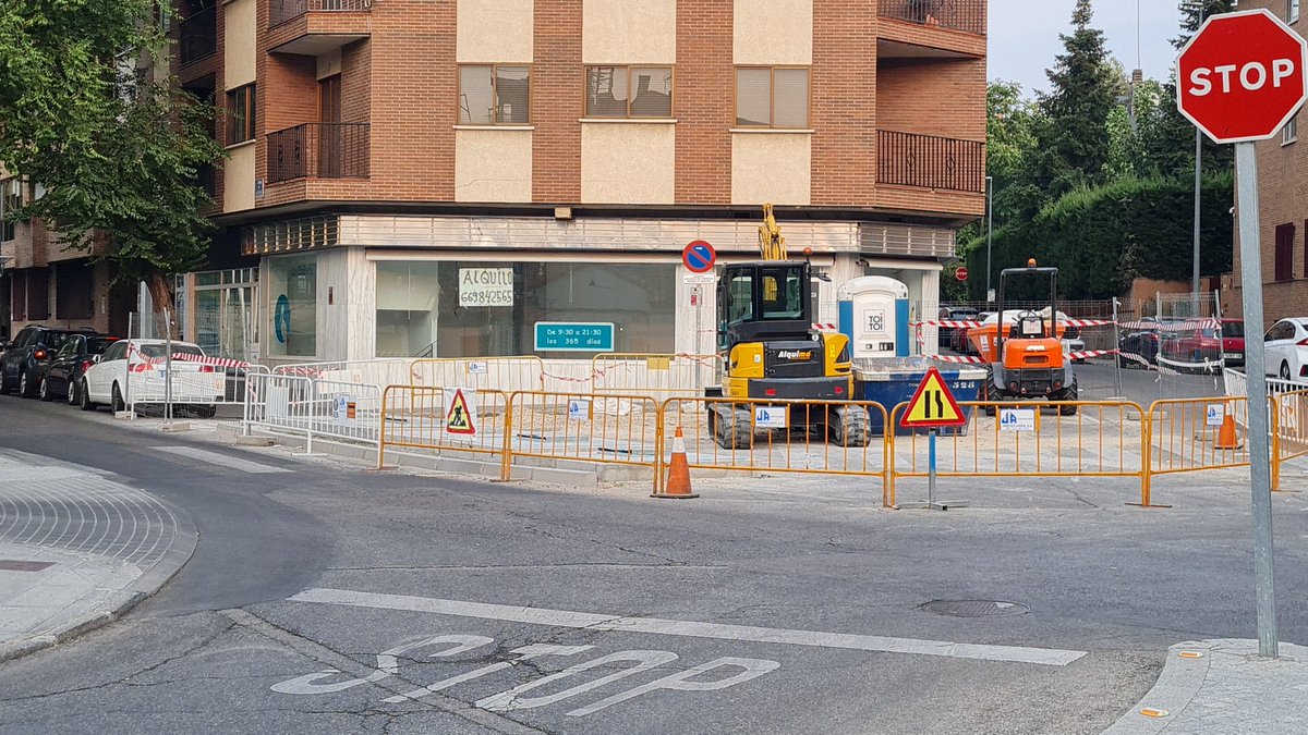 Ha cerrado la farmacia La Cigüeña.
#LasRozas