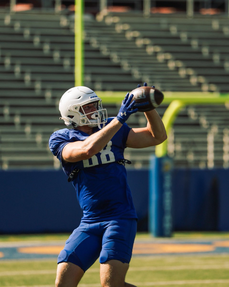 SanJoseStateFB's tweet photo. ᴀʟᴍᴏꜱᴛ ᴛɪᴍᴇ ⏰ 

#ThisIsSparta | #AllSpartans https://t.co/ZfbHiqOoiT