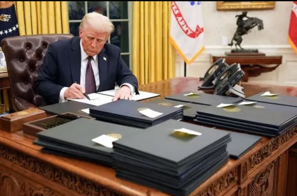 TRUMP hat gerade eine Durchführungsverordnung unterzeichnet, die eine Prüfung JEDER NGO vorschreibt, die Bundesmittel erhält.

Wann macht MERZ endlich ernst und deckt die Geldverschwendung in Milliardenhöhe für linke NGOs auf?

Der Steuerzahler hat jedes Recht zu erfahren, wer