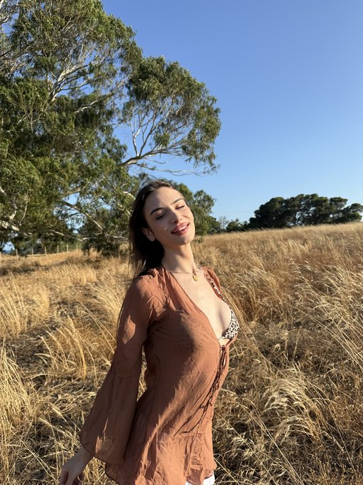 Watch 𝔱𝔰 𝔩𝔦𝔩𝔦𝔱𝔥 𝔣𝔲𝔵's leaked NSFW photo on TwXstars