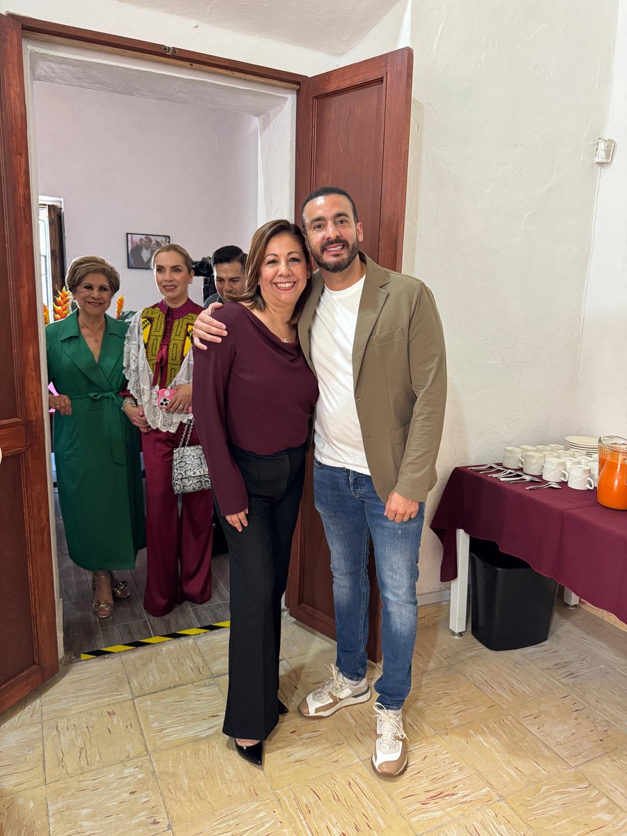 El día de hoy acompañé a mi amiga, la diputada Laura Artemisa en la apertura de su Casa de Gestión. Confío plenamente en que será un espacio de atención ciudadana y cercanía con la comunidad.