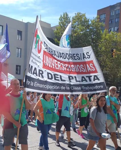 No docentes universitarios inician un nuevo paro de 48 horas
cazadordenoticias.com.ar/nota/00114817/…