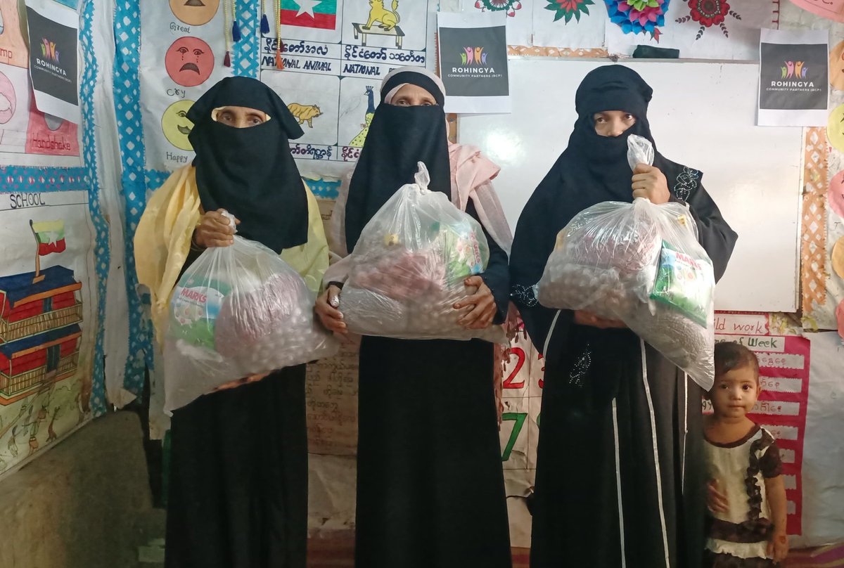 We are victims of the recent flood in the Bangladesh refugee camp and have received an aid package from RCP thanks to your support.

Please continue to donate whatever you can, or help by sharing this message. Every act of kindness makes a difference!

gofund.me/2ea29d91