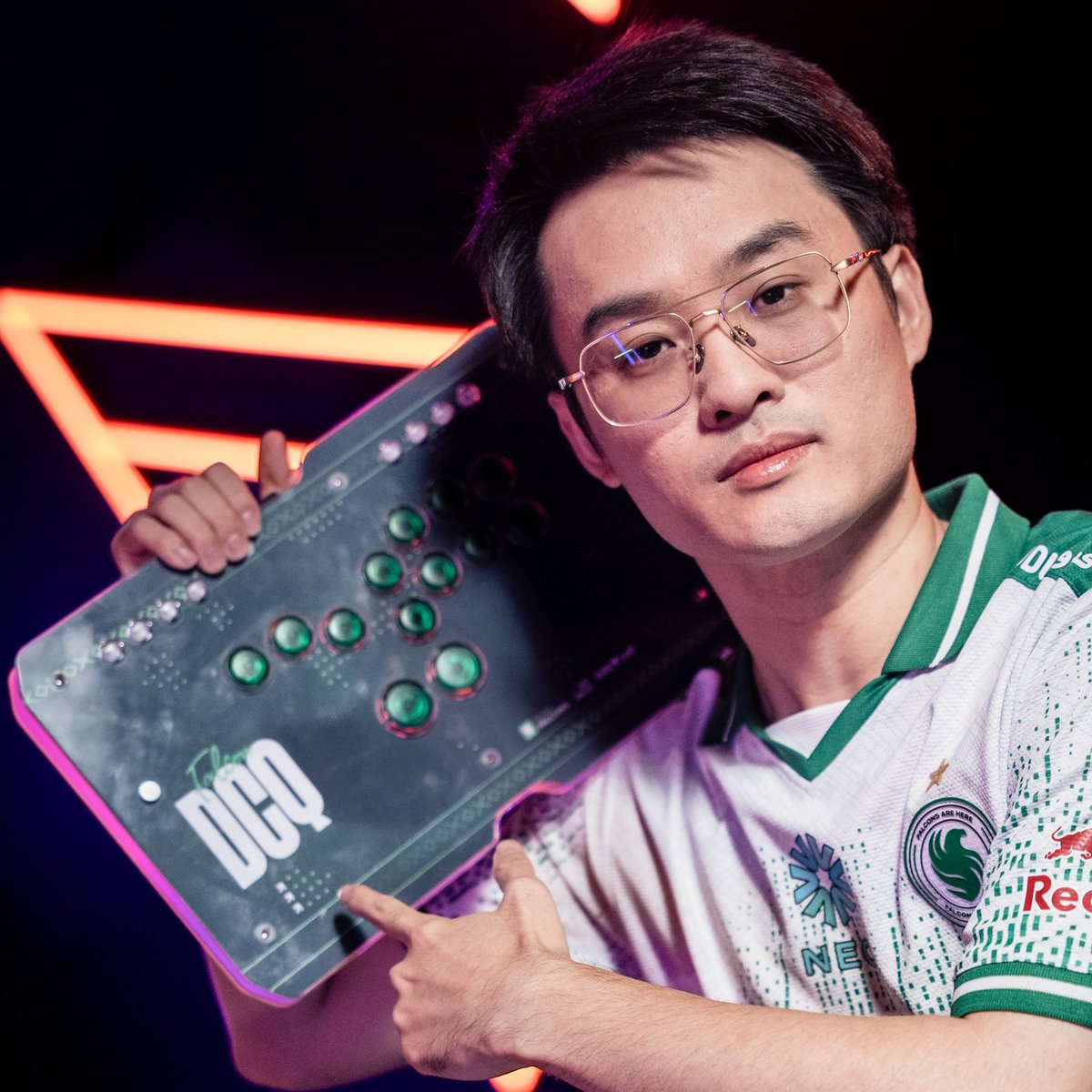 كأس العالم للرياضات الإلكترونية (@ewc_ar) on Twitter photo صقور <a href="/FalconsEsport/">Falcons Esports</a> داخلين بكامل قوتهم 👊
4 لاعبين يشاركون في بطولة 6 Street Fighter وواضح إنهم جاهزين لأي تحدي🏆💚 صقور <a href="/FalconsEsport/">Falcons Esports</a> داخلين بكامل قوتهم 👊
4 لاعبين يشاركون في بطولة 6 Street Fighter وواضح إنهم جاهزين لأي تحدي🏆💚