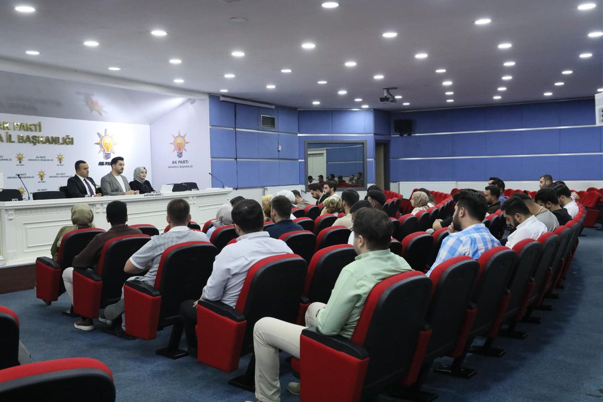 İl Gençlik Kolları Başkanımız <a href="/avhalilatasoy/">Halil ATASOY</a> ’un başkanlığında Olağan Yönetim Kurulu Toplantımızı gerçekleştirdik.