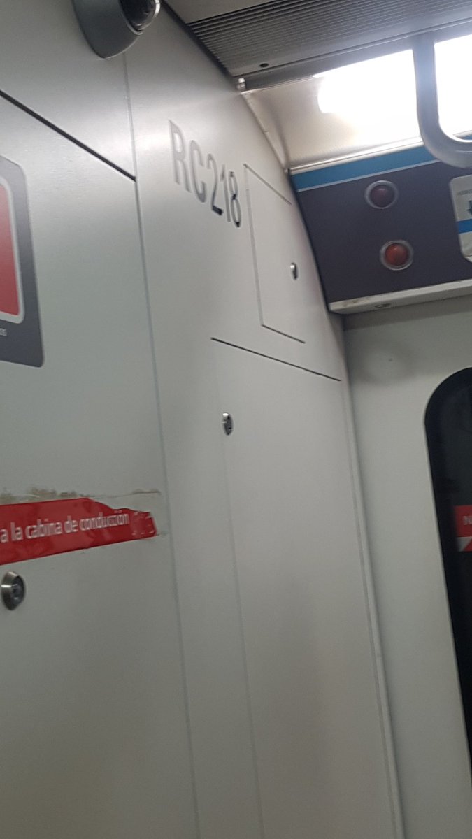 El prohibido fumar es selectivo? <a href="/Emova_arg/">Emova - Concesionario del Subte de Buenos Aires</a> el olor a cigarrillo no es de ningún pasajero #LineaA a San Pedrito