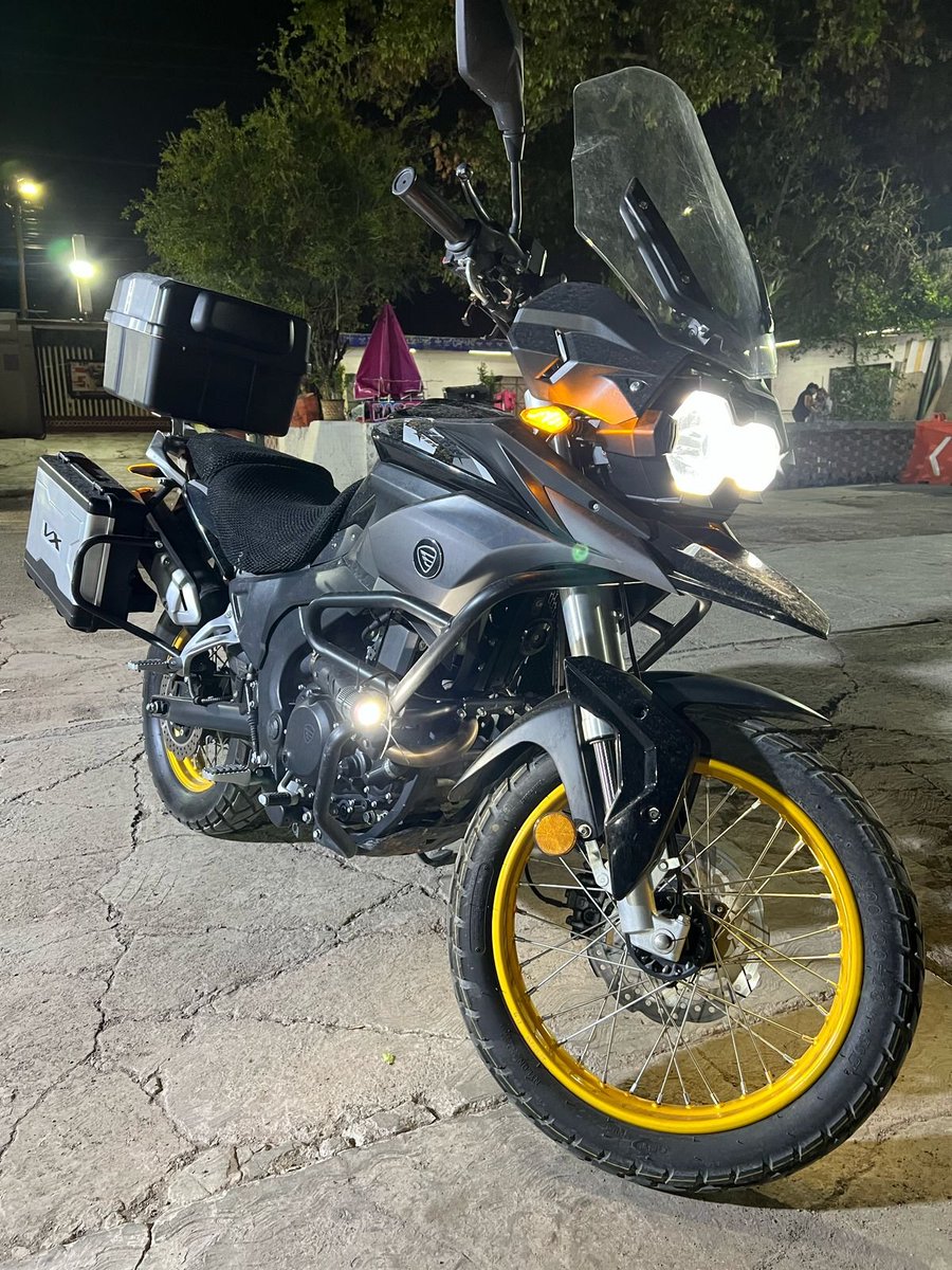 Por si alguien le interesa...
Italika VX 250cc
Modelo 2022
Factura Original 
Pagos al corriente 
Servicios en tiempo y forma
Único dueño 
Alarma (GPS)
Luces neblineras
Esta en excelentes condiciones generales 👌