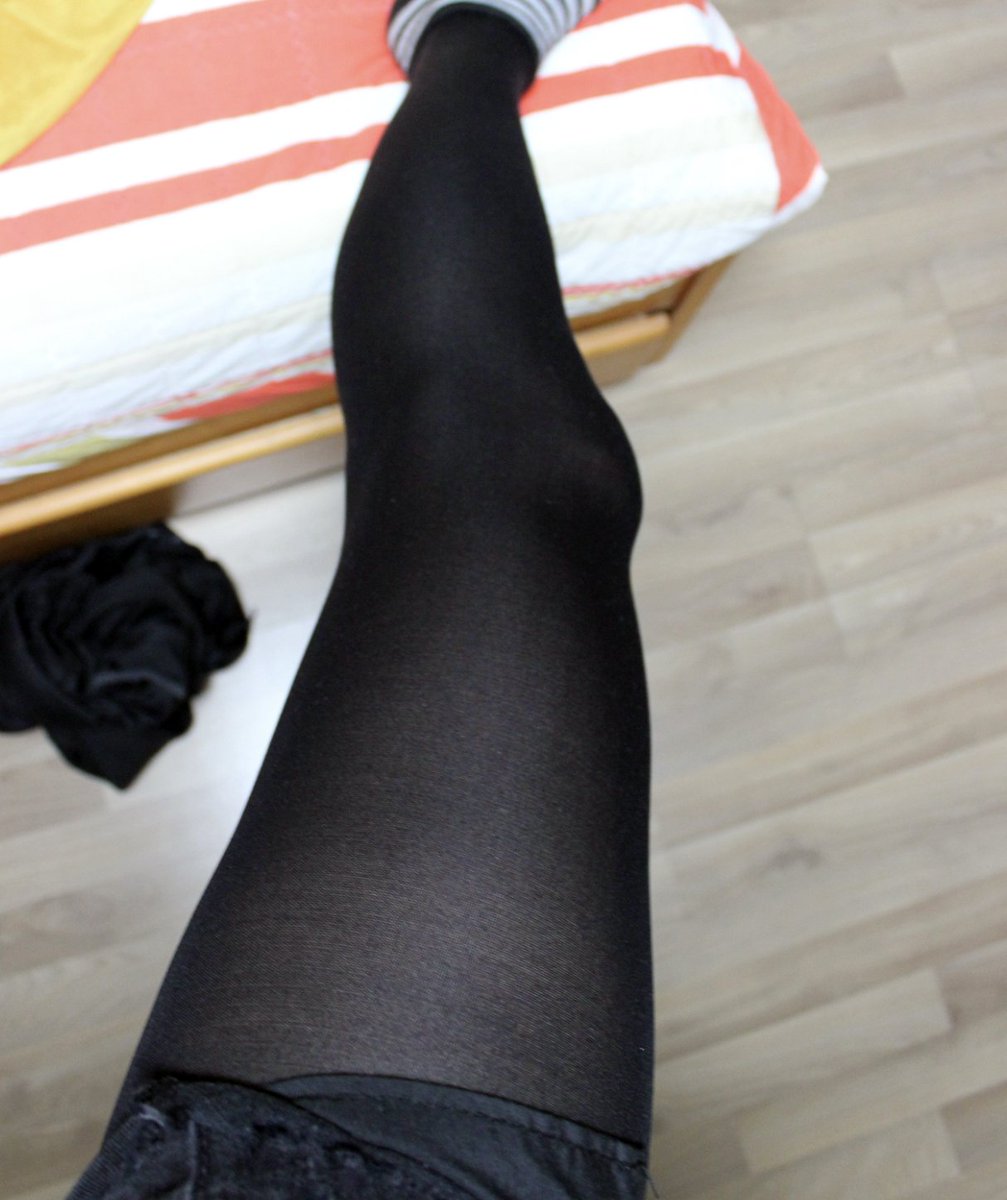 HanaWrap's tweet photo. #pantyhose #tights #stocking #shemale #CD https://t.co/gW1DTbW1oi