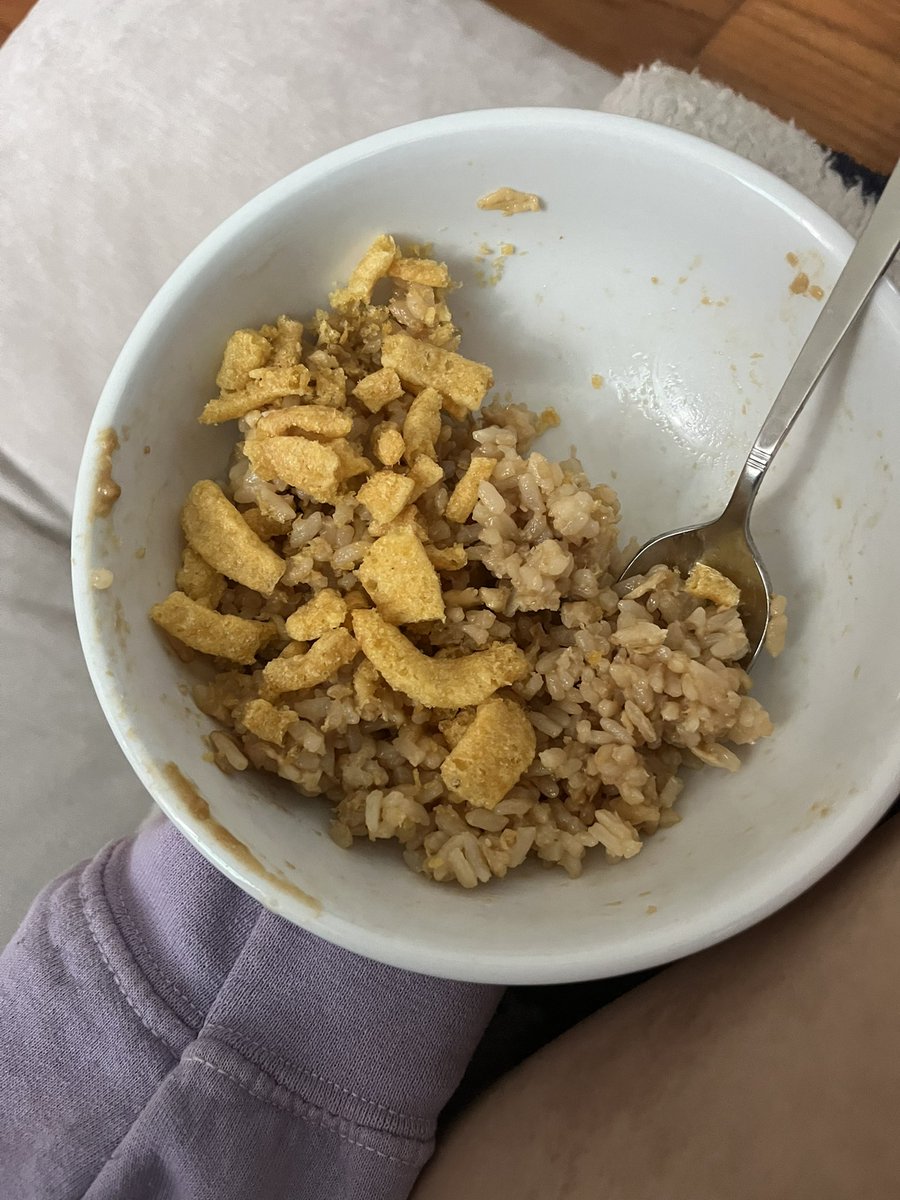 skinnydashh's tweet photo. fried rice with funyons was not on my bingo card but it’s rlly good tbh https://t.co/t83KHSdBnd