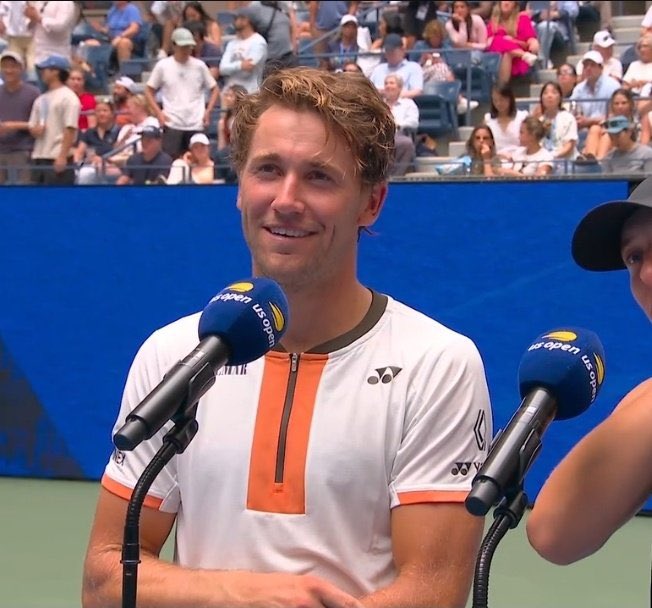 Ruud &amp; Swiatek after beating Musetti &amp; McNally to reach US Open mixed doubles SF

Casper: “Everyone should show appreciation to Iga because she got to her hotel 12 hours ago, 2:30 am. Thank you so much Iga.” ❤️