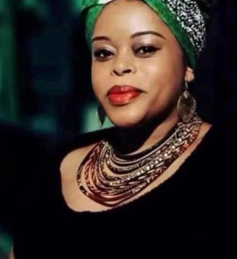 Adieu Youyou… 
Tu te seras battue jusqu’au bout… 
Notre grande Nation sait à quel point tu as donné pour voir notre libération… 
Nous ne t’oublierons pas… ni dans nos livres d’Histoire, ni dans nos conférences, ni lorsque nous libérerons le Congo 💔
🇨🇩