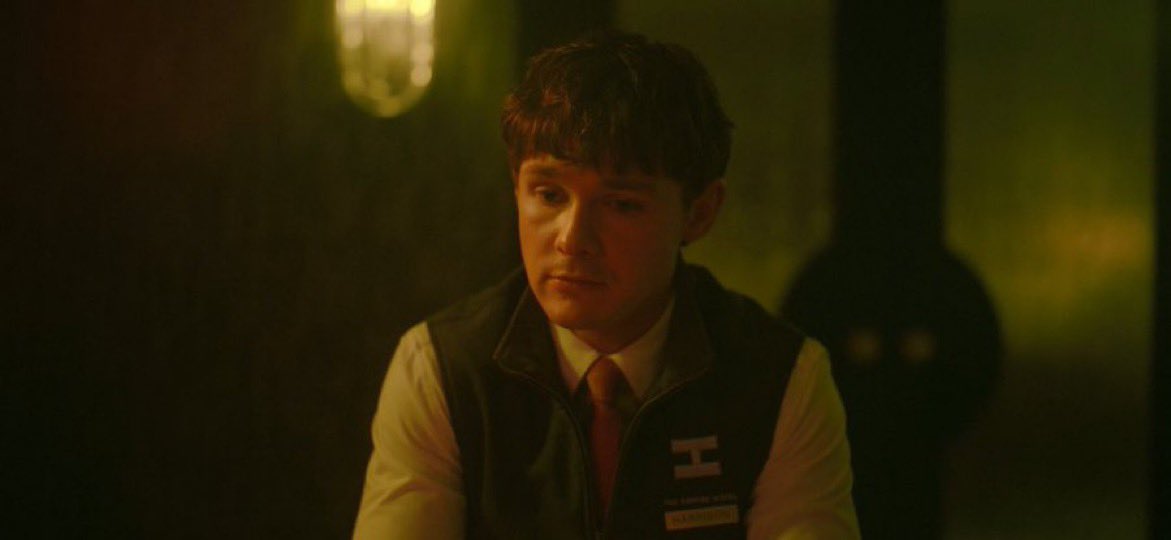 بخصوص الذيبان ذا
ممثل رائع جدا واختيار الطاقم له كان رهيب 
جسد الشخصيه بشكل طيب 
ولكن ولكن لو يكب البكبكبه في كل مشهد وهو يعطيني الوجه الحزين يكون احسن
يعني مو معقول في كل مشهد يكون حزين
اوكيه ادري شخصيه عانت وشخصيه ماضيها سيئ ولكن اتمنى يغير ملامحه بس
الا كل شي فيه بيرفكت