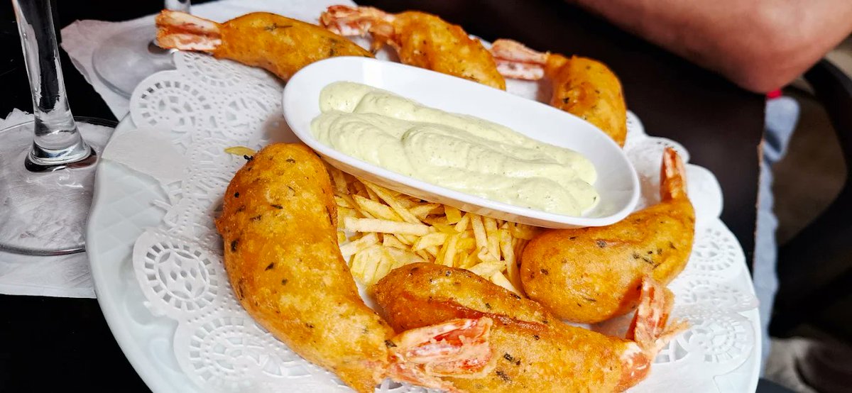 Nuestros gambones rebozados 😍 ¡Gracias por la vista Roxana! 🤗

📍 Bodega Góngora
☎️ 954221119 o 609542776
📌 bodegagongora.com

(📸 Roxana T. en Google)
#BodegaGongora #restaurantes #gastro #foodies #tapas #GastroSevilla #comerenSevilla #TDSGastro #Sevilla #gastronomia