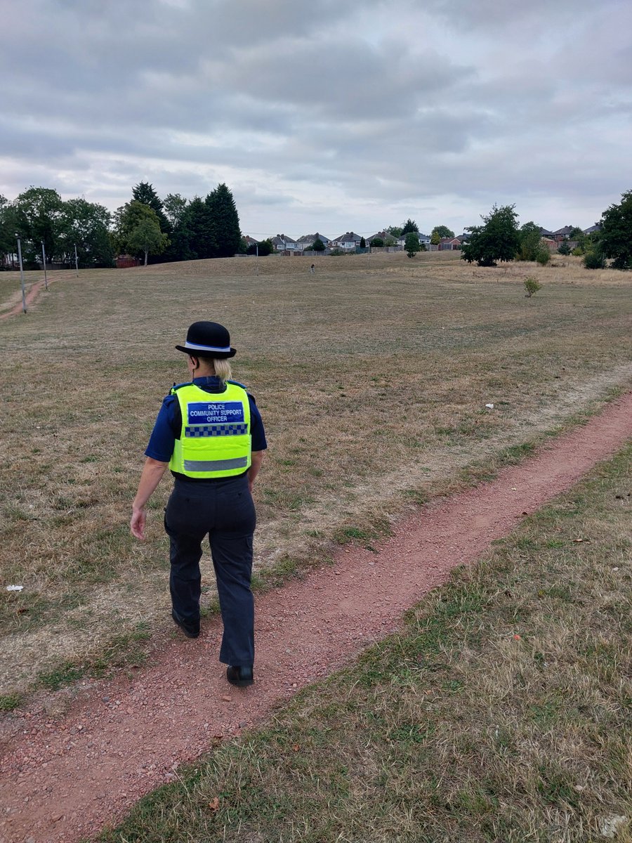 HodgeHillWMP's tweet image. Hodge Hill officers have been Conducting active high visible foot patrols around the recreation ground and Old Bromford Lane after being alerted by the local community of reports of off road bikes. 

#Antisocialbehaviour