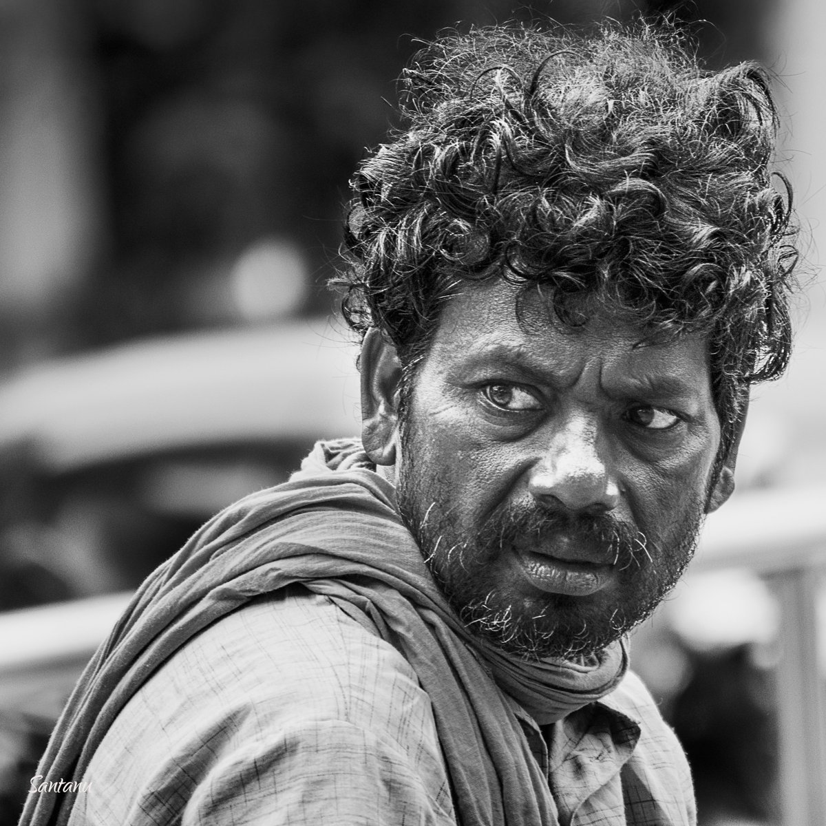 Santanu_pl's tweet photo. "না ঘর, না ছাদ—শুধু খোলা আকাশ আর অন্তহীন পথ . . . . . .
No roof, no walls—just the open sky and endless roads. . . . ."
A candid portrait from street of chennai
#bnwphotography #facesofindia #humanstories #streetvision #monochromeportrait https://t.co/7N3XPBLuoz