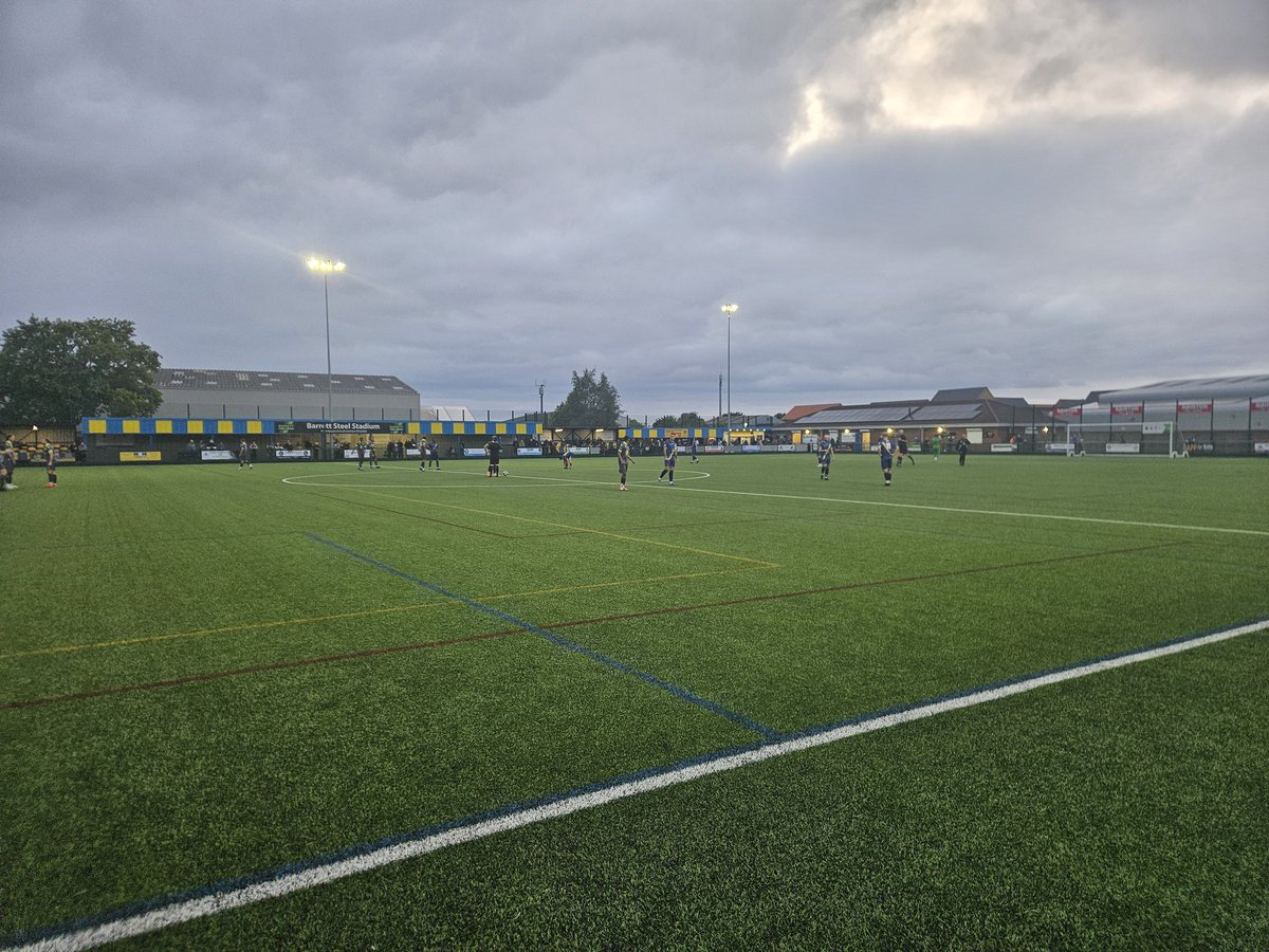 Couldnt get permission to photograph at tonights gane between <a href="/BottesfordTown/">Bottesford Town FC</a>  &amp; <a href="/frickleyafc/">Frickley Athletic FC</a> 

Came to support the lads anyway

Come on Blues 

#ForzaFrickley