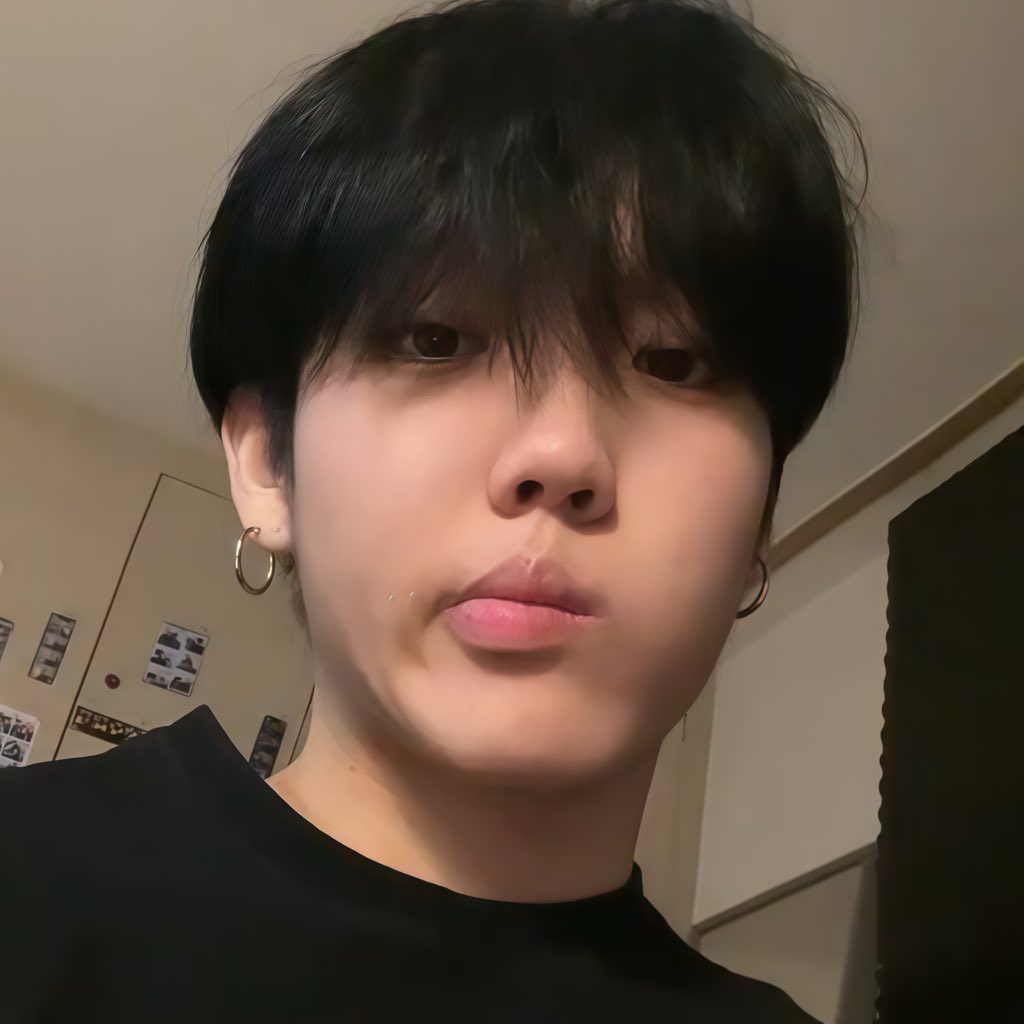 รักนิรันดร์ (@elvsurenx) on Twitter photo 