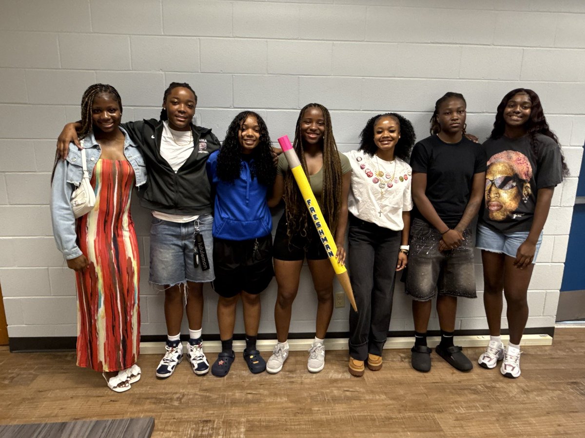 Lady Pirates WBB (@psc_ladypirates) on Twitter photo First two days of school are in the books for the crew πππ΄ββ οΈ First two days of school are in the books for the crew πππ΄ββ οΈ