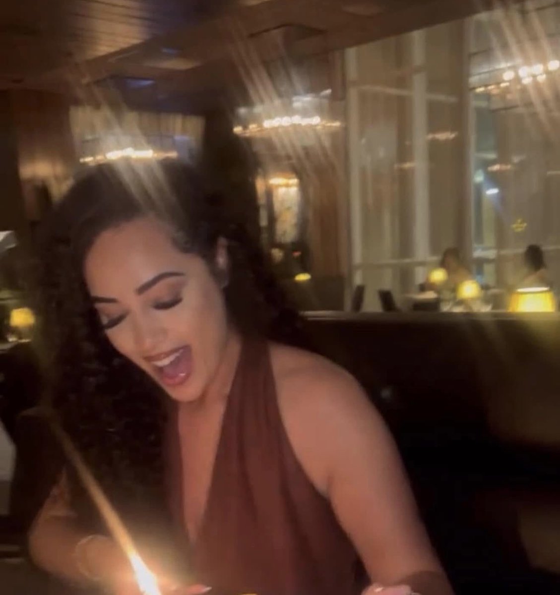 impaigelizabeth's tweet photo. 🥳Thank you for all the bday love it doesn’t go unnoticed. This one feels different. Things I pray for/talk to God about are aligning. I feel so grateful to be here to experience it all. Treating each moment, person and experience like the blessing they are. Love, life &amp;happiness https://t.co/1LonA3v7gl