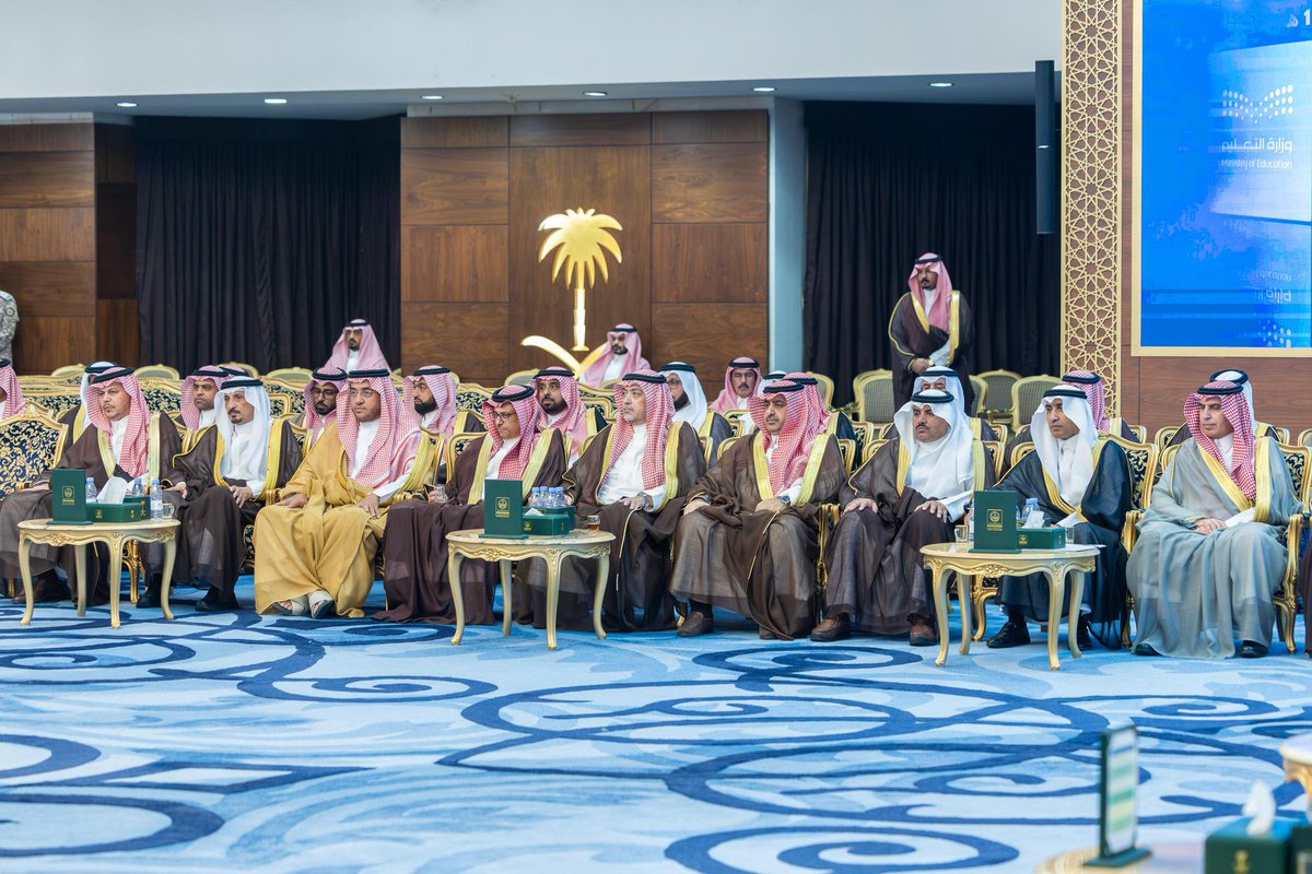 صاحب السمو الملكي #أمير_المنطقة_الشرقية يستقبل منسوبي قطاع التعليم، مؤكدًا على أهمية الانطلاقة الجادة للعام الدراسي الجديد، وبذل الجهود لتحقيق بيئة تعليمية متميزة لأبنائنا وبناتنا الطلاب.