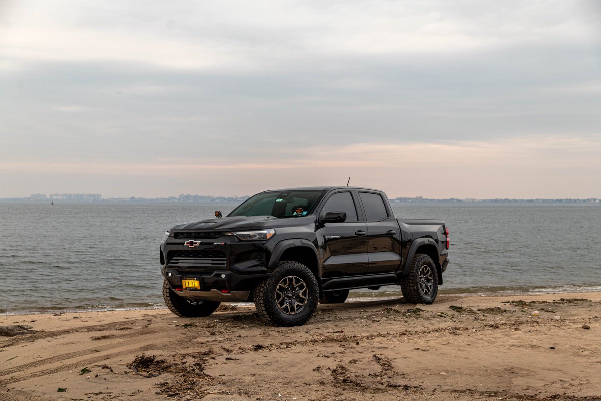 New no-drill, flexible &amp; full coverage #mudflaps for the #chevycoloradozr2 by #rallyarmor

Distributed by #turn14distribution #meyerdistributing #tirerack #jrponline #turn5