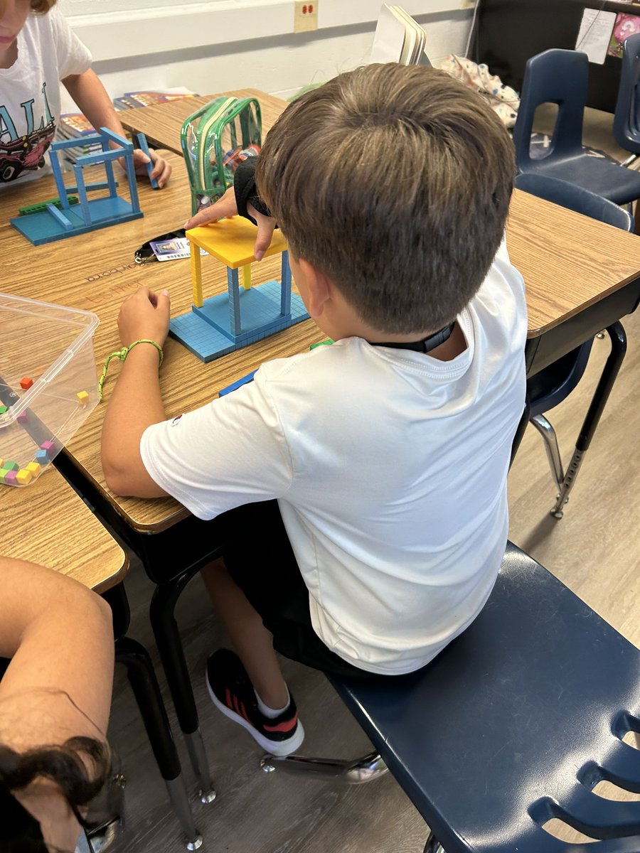 amanda_spear4's tweet image. I let students play with the base 10 blocks to help them focus during the lesson and they really enjoyed the unstructured three minutes #handsonmath #risddreambig #MST