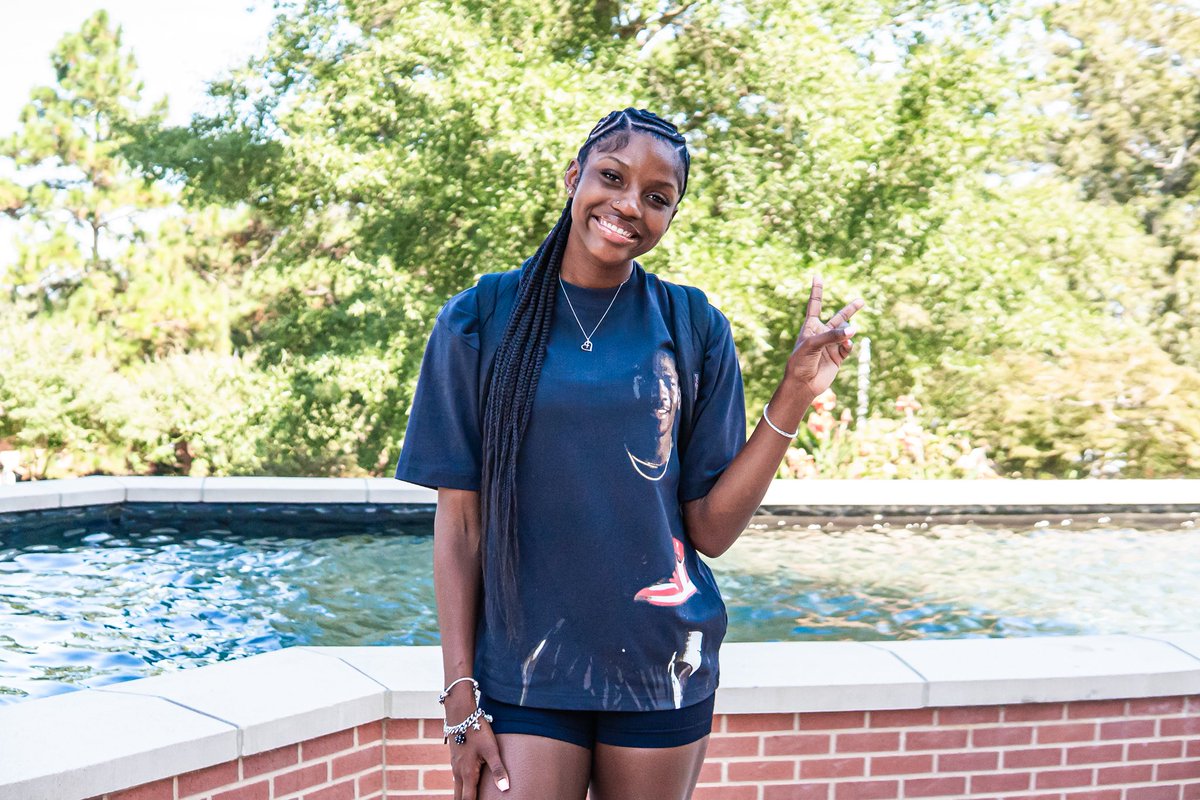 𝐅𝐢𝐫𝐬𝐭 𝐝𝐚𝐲 𝐨𝐟 1️⃣3️⃣ 𝐠𝐫𝐚𝐝𝐞

Happy FDOC, Jags!

#LSF | #INVEST