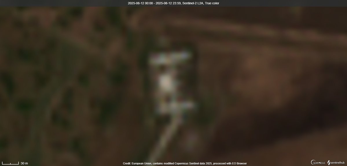 HpwWJVafCv83954's tweet photo. ドローン発射基地
①プリモルスコ・アフタルスク空軍基地　
46.058716, 38.234277
②ナヴリャ基地　
52.855917, 34.517333
③オリョール　ツィンブロヴァ
53.37188,35.82242 https://t.co/fGQSklEFMt
