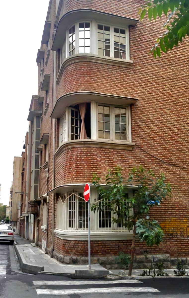 از اون خونه‌هایی که "جون مادرتون بذارید من برم توش زندگی کنم" :))