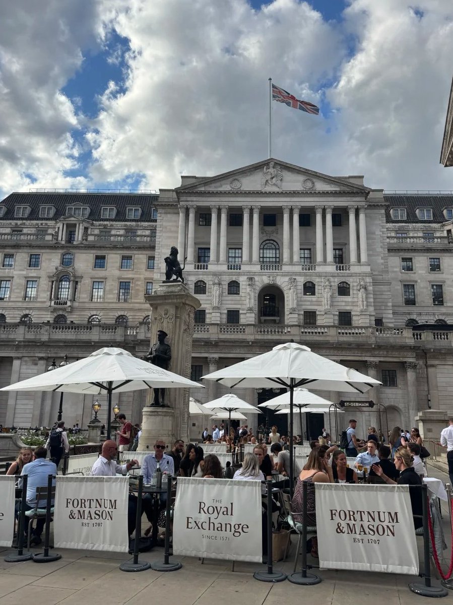 Bexe2142's tweet image. Free time is the best investment when spent feeding the mind with wisdom, curiosity, and knowledge. 📚🕰️🌿✨💡