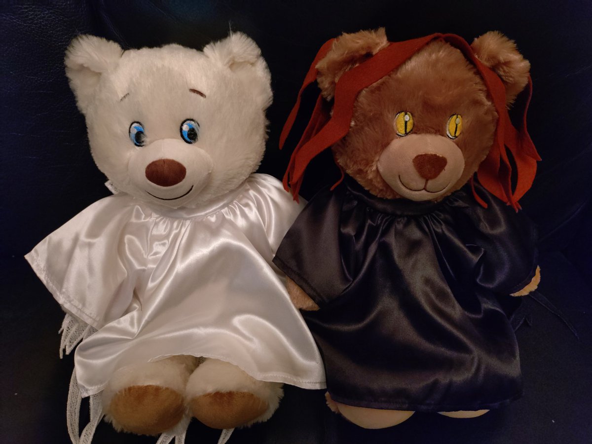 mosie_v's tweet photo. My #TIC6 auction win! #GoodOmens #BuildABear
With or without the felt hair?
Hmm, without I think. https://t.co/NW9XaJL8ky