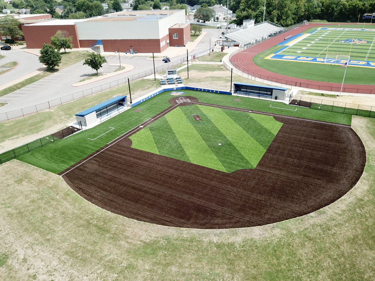 TeamATGSPORTS's tweet image. Wow!!! Seckman HS is ready to play ball this fall. New turf, dugouts, backstop/netting, and batting cage.
⚾️🥎#RamTurf #SyntheticTurf
@SeckmanHigh @JaguarAthletics @FoxC6Schools