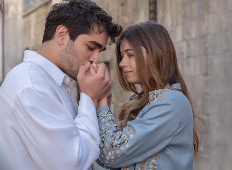 His gentle kiss on her hand whispers peace, warmth, and belonging 🕊️🤍🫠