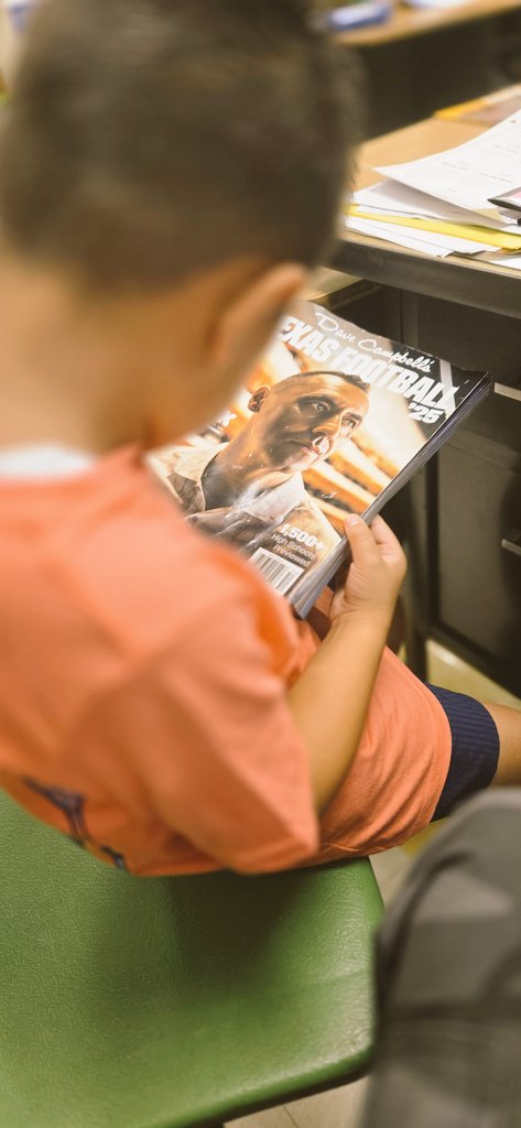 DLuxKreationz's tweet photo. When football is life in 1st grade... #TXHSFB #DCTF #SeguinISD #FutureMatador @dctf @SeguinISD @SeguinAthletics @TexasFootball https://t.co/cqySUYDE1d
