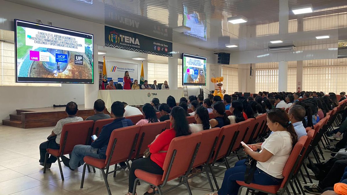 EducacionZ2_Ec's tweet image. [NAPO] La coordinadora Zonal de Educación 2, Daniela Pinargote, firmó un acuerdo con FUNDEFA para fortalecer la educación.

Además, entregó 16 computadoras a los docentes con el objetivo de contribuir al cierre de brecha digital en el sistema educativo. 💻

#ElNuevoEcuador