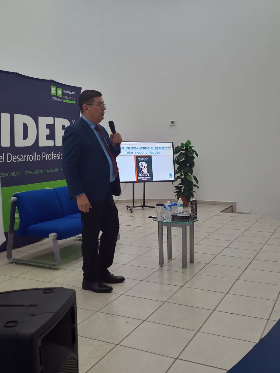 Gracias maestro @calvinvalenzuelasuilo y @unidepoficial por la invitación a impartir conferencia sobre IA basada en mi libro "IA, disrupción e innovación en México". La UCAN presente en los mejores eventos. <a href="/seguidores/">seguidores</a> <a href="/destacar/">ISABEL FERNANDEZ AR</a>
