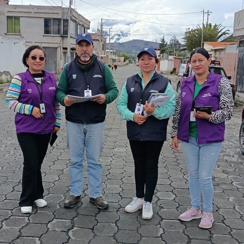📍 #SierraSur | En el marco del #Operativo2025, supervisamos el trabajo de socialización que realiza el personal encuestador en:

✅ Guano, provincia de #Chimborazo.
✅ Chillanes, provincia de #Bolívar.

IMPORTANTE: El personal que visita tu hogar estará uniformado y portará