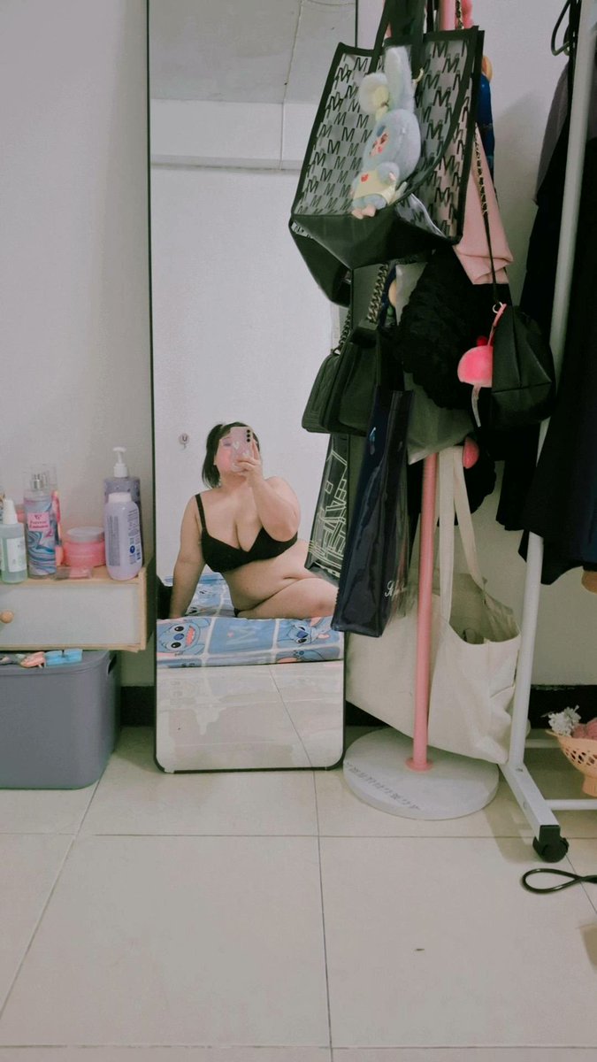 อยากให้เป็นแบบไหนเป็นได้หมดค่ะ😋 #หนามแดง #สาวอ้วน