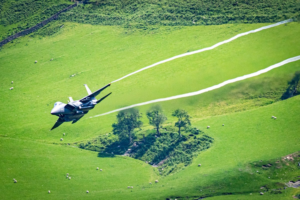 bemstock's tweet image. One of my favourites from the last few months. Posting for #WorldPhotographyDay2025 #WorldPhotographyDay #machloop #WALES @usairforce #F15 #FighterJet #wingfluff