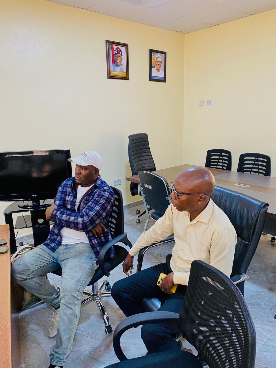 voiceofdFarmer's tweet photo. Yesterday, we had a productive meeting with LSADA on strengthening info flow to farmers at the grassroots. Together, we explored ways to keep farmers informed, empowered & amplify LSADA’s initiatives.
#VoiceOfTheFarmers #Agriculture #FarmersFirst #LSADA https://t.co/bk5elWukgD