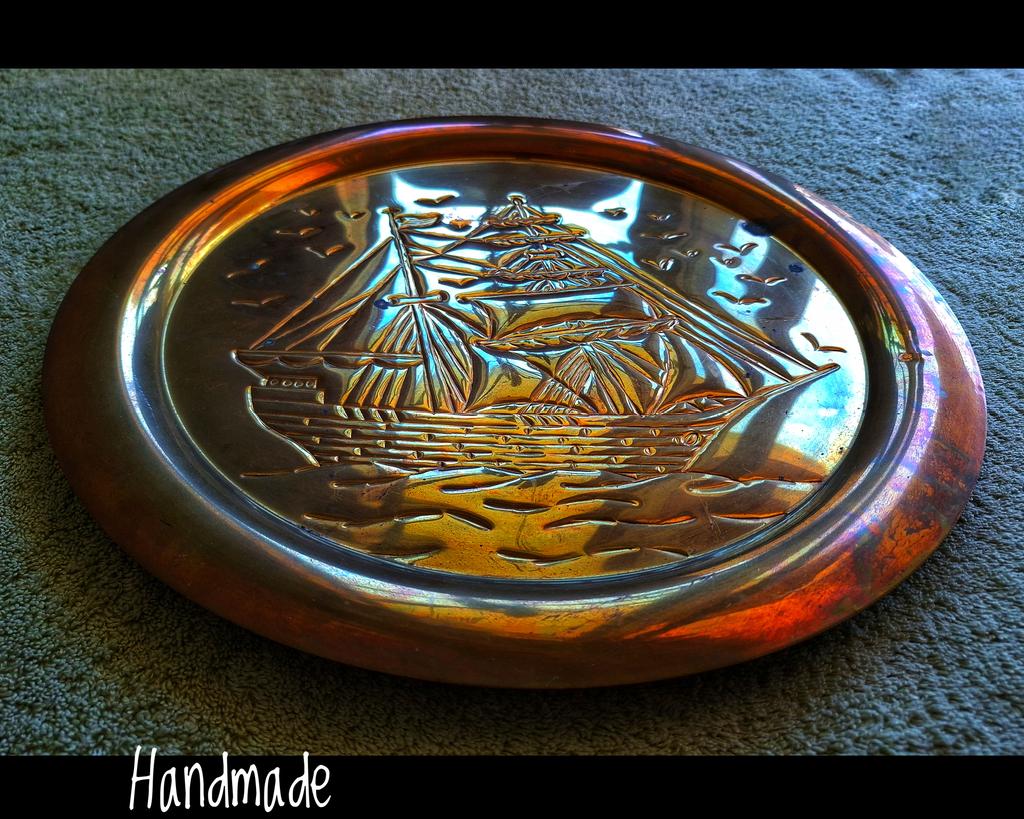 Copper20180711's tweet photo. 2/2
Designed as a matched pair, the compositions echo one another—ships, waves, and seabirds forming a quiet maritime diptych. Subtle, elegant, timeless.
#MaritimeDecor #VintageArt #CopperWork #NauticalStyle https://t.co/qHOmoue794