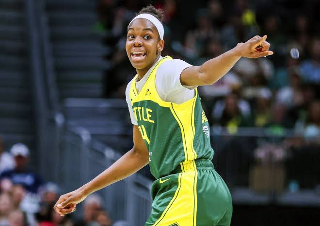 TakeNotesDFS's tweet image. TakeNotes Betting Notebook 📒: 8/19 Best WNBA Prop: 🏀
Dominique Malonga 10+ Points
Malonga is in a great spot against the Sky, who are one of the league’s weakest defensive teams. She’s been playing well lately and is finally getting more consistent minutes. Over her last 5,…